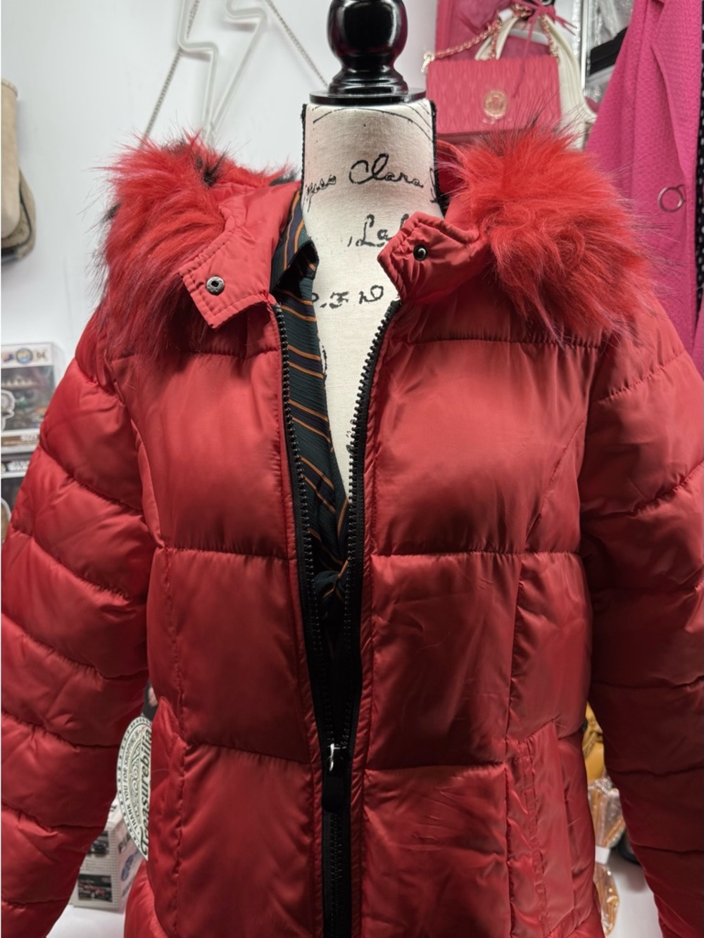 Red Puffer Coat with removable Faux Fur Trim - Women Top/bottom zip with pocket - Picture 7 of 17
